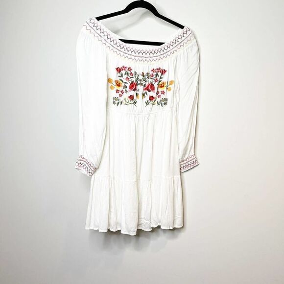 Hayden Floral Swing Dress Longsleeve White Embroidered Womens Small NEW - Picture 1 of 9